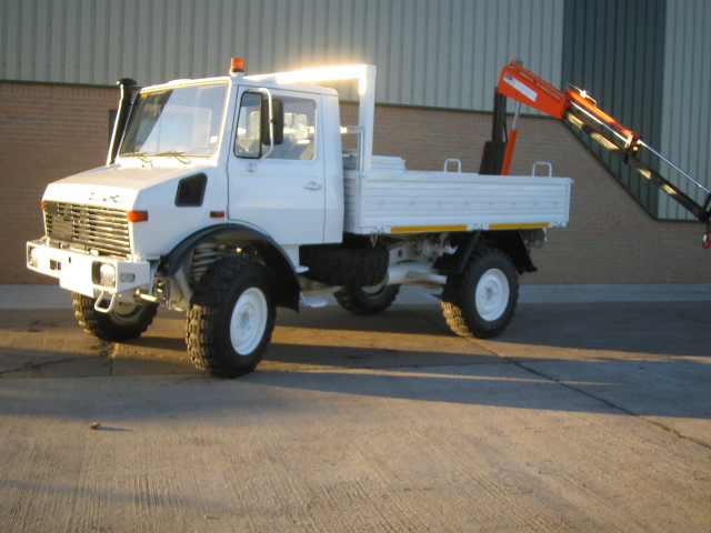 Mercedes Unimog U1300L crane truck - 11809 - Govsales of mod surplus ex army trucks, ex army land rovers and other military vehicles for sale